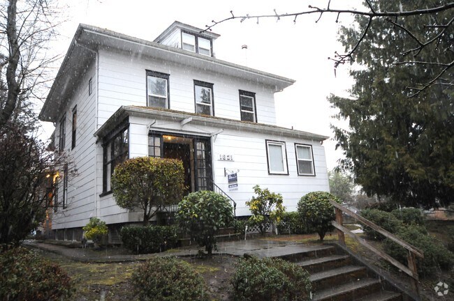 Foto del edificio - 1821 17th Ave E
