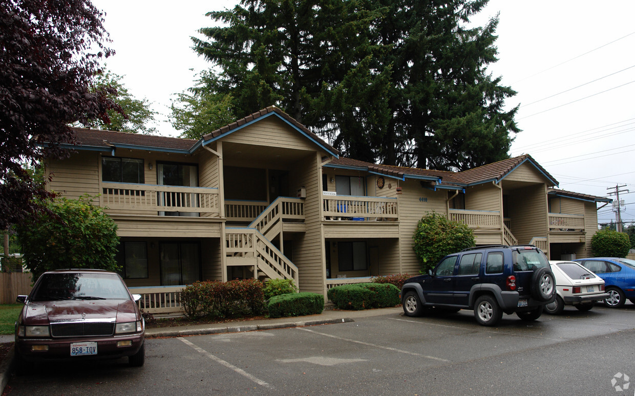 Building Photo - Wedgewood Apartments