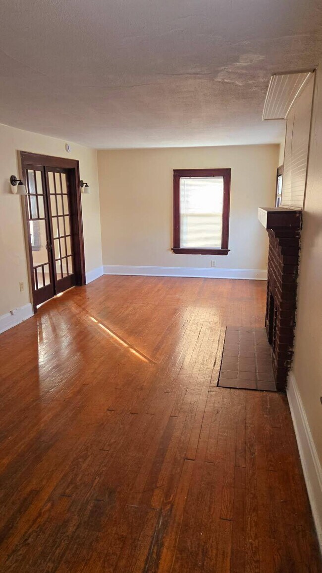 Building Photo - 3306 Emerson Ave