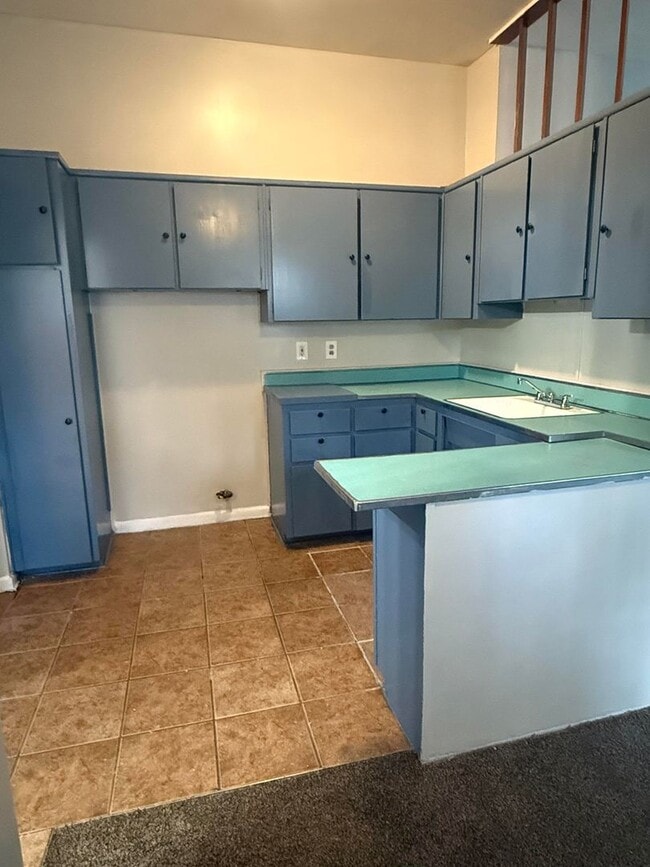 Building Photo - For Rent in Detroit