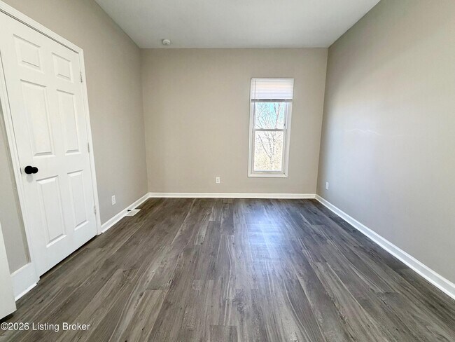 Foto del edificio - 4207 W Market St