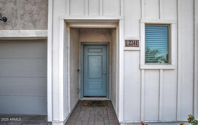 Building Photo - 2241 W Griswold Rd