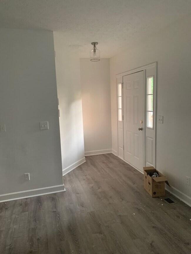 Foto del edificio - Awesome & Affordable - 3br/3bth Near Meharry, Midtown, & Downtown!!