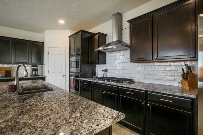 Building Photo - 2039 Lobo Trot Ct SE