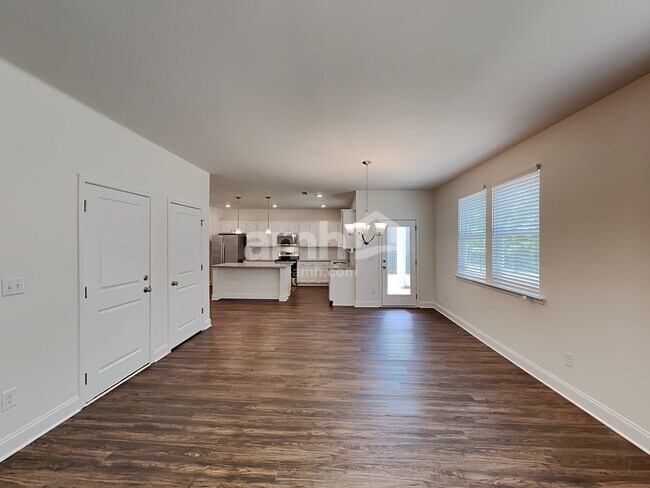 Foto del edificio - 412 Tributary Ln