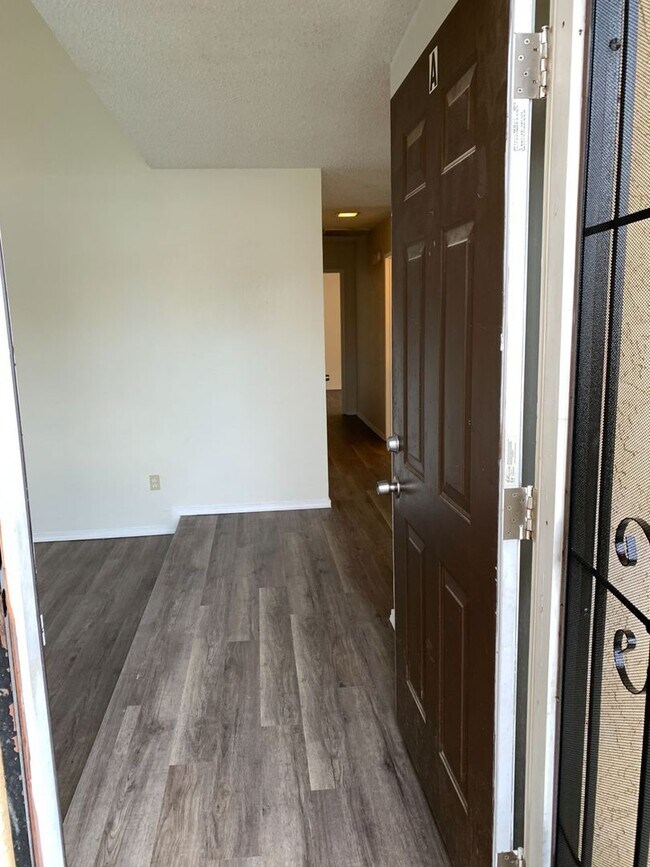 Foto del edificio - 4401 Parkwood Ct