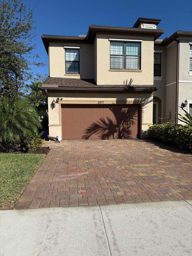 Building Photo - 2877 Bard St