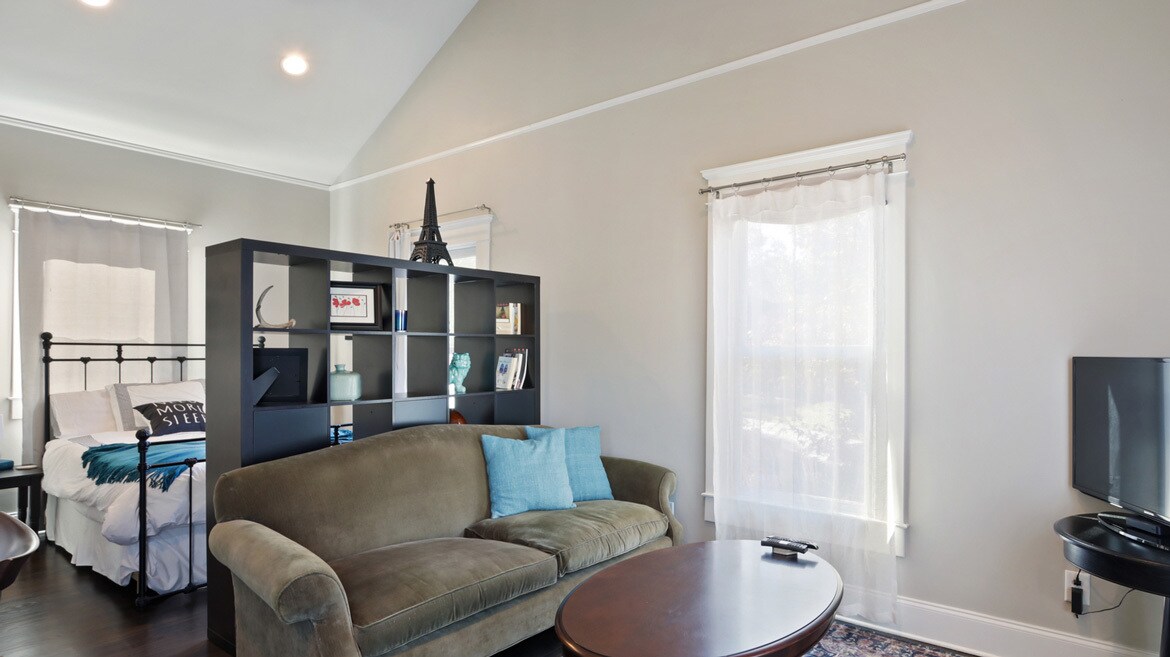 Espacio habitable principal - 1013 Euclid Ave NE