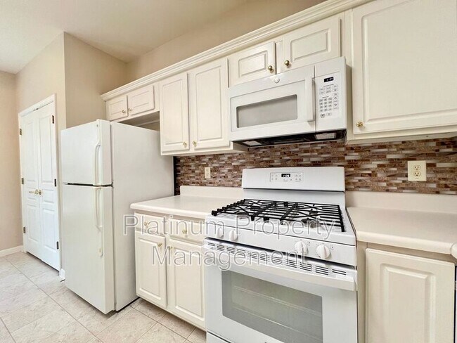 Foto del edificio - 6570 Cold Stream Dr
