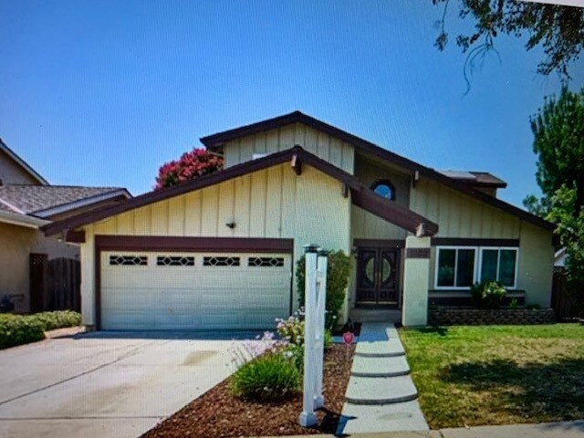 Primary Photo - 1020 Coyote Rd