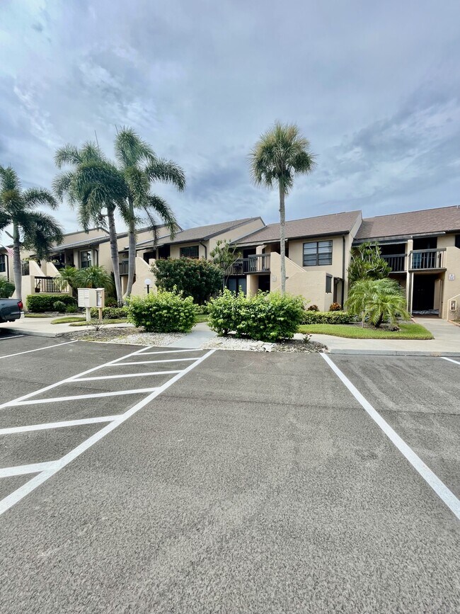 Building Photo - 15493 Admiralty Cir