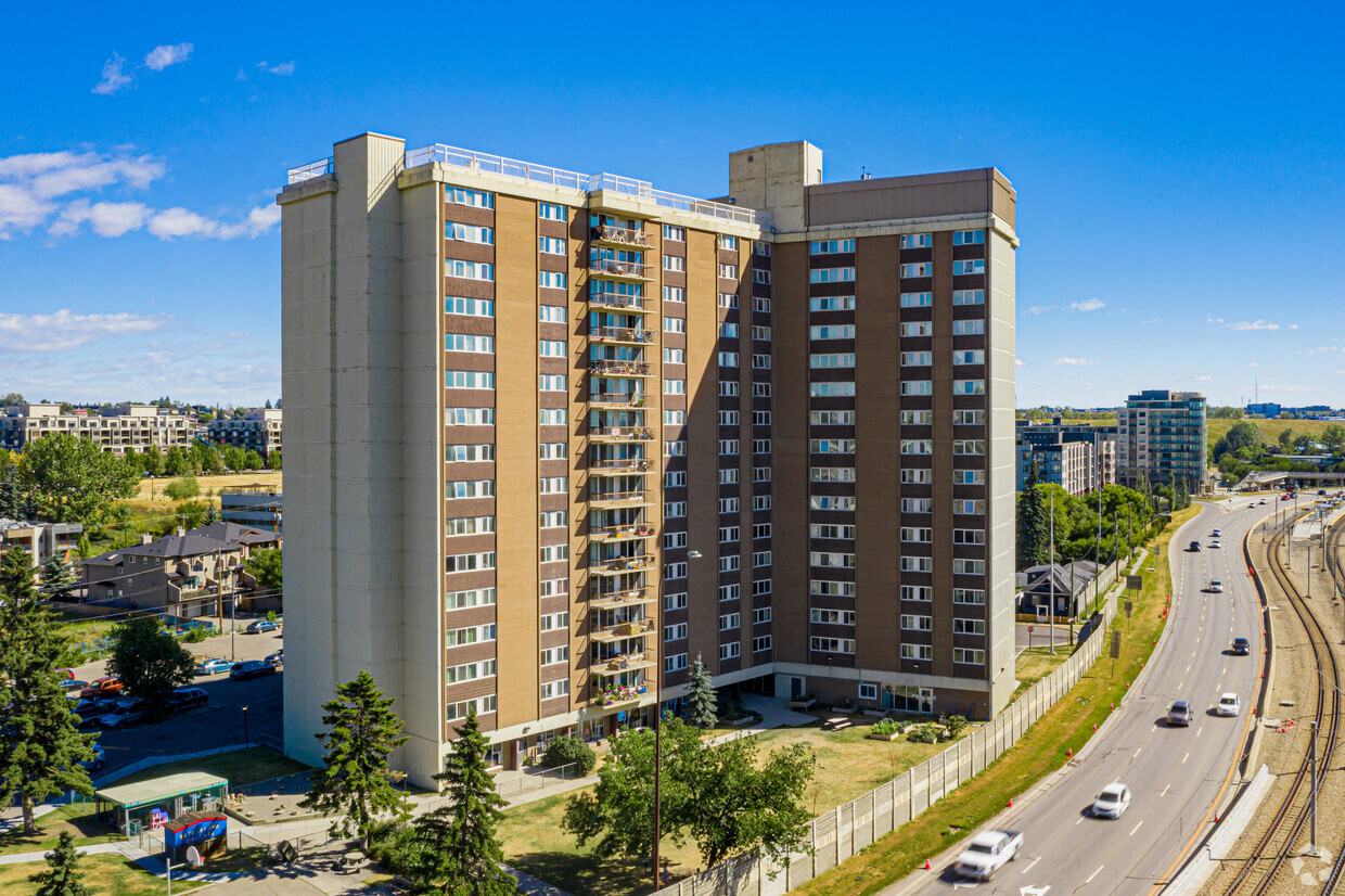 Building Photo - Bridgeland Place