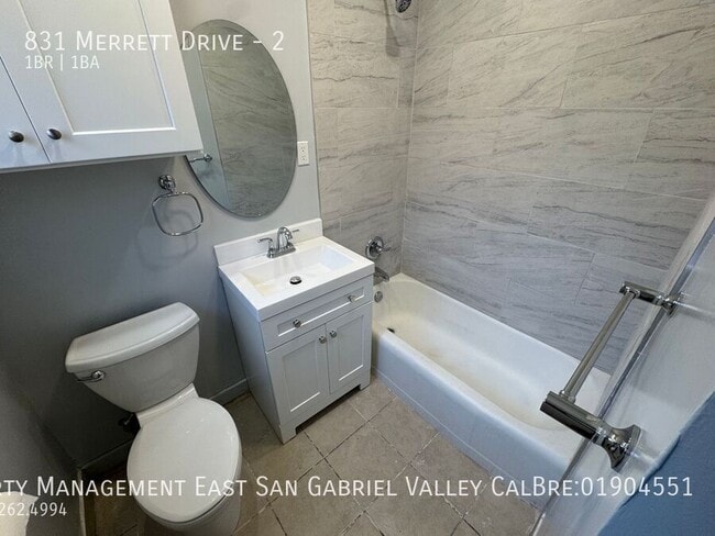 Building Photo - 831 Merrett Dr