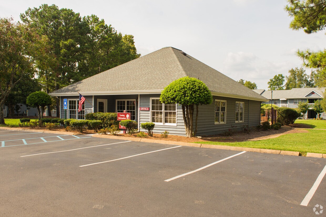 The Winn at 950 950 Park Lake Rd Rossville, GA Apartments for Rent