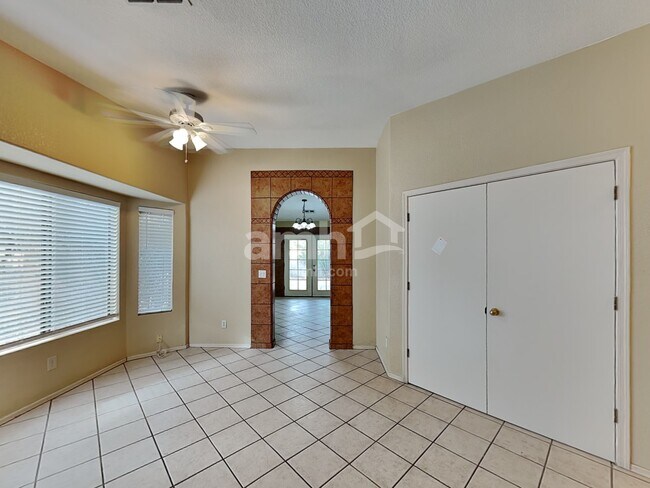 Foto del edificio - 1566 W Breakwell St