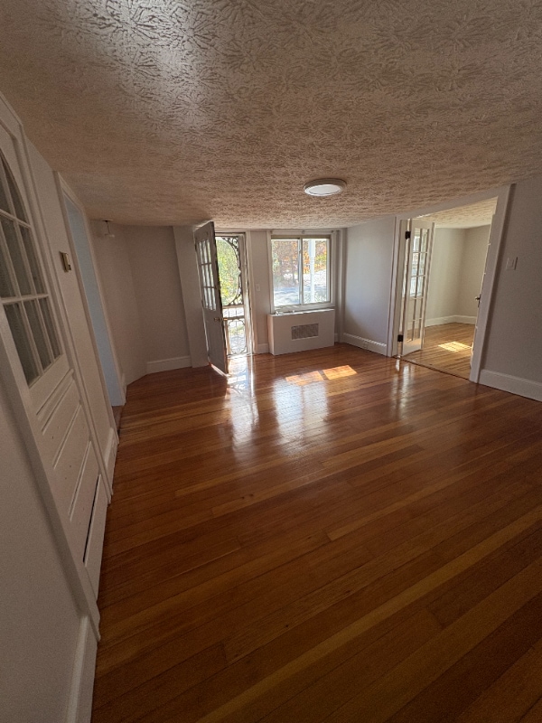 Building Photo - 891 Mammoth Rd