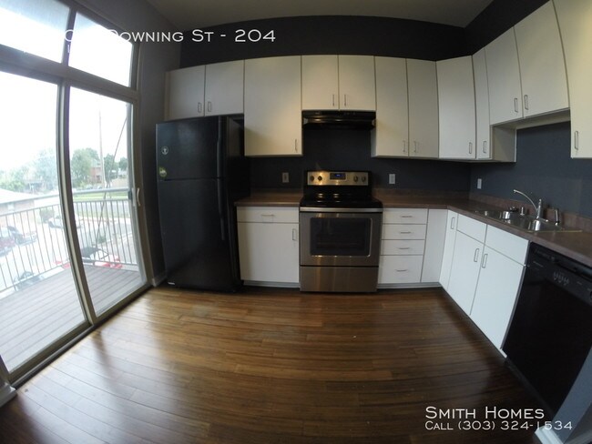 Building Photo - 2900 N Downing St