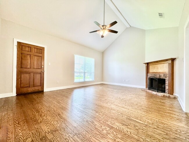 Building Photo - Serene 3BR Home in Peaceful Azalea Lakes