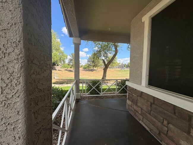 Foto del edificio - 4 BEDROOM HOME IN POWER RANCH