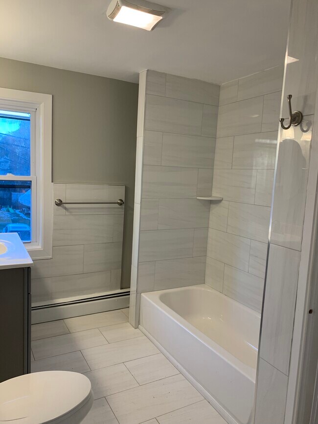 14 Bixby St, North Andover, MA 01845 Townhome Rentals in North