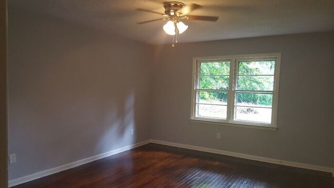 Foto del edificio - Secluded property near downtown Spartanburg!