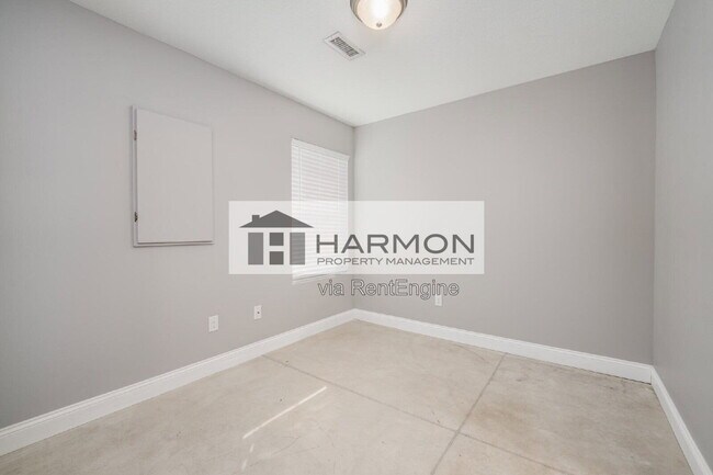 Foto del edificio - 417 Meadowlark Dr