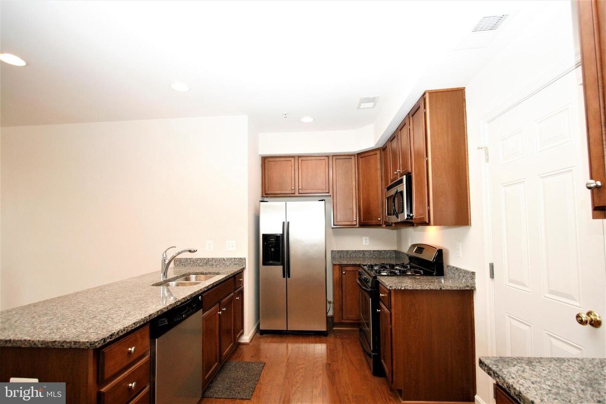 7949 Crescent Park Dr, Gainesville, VA 20155 Townhome Rentals in Gainesville VA