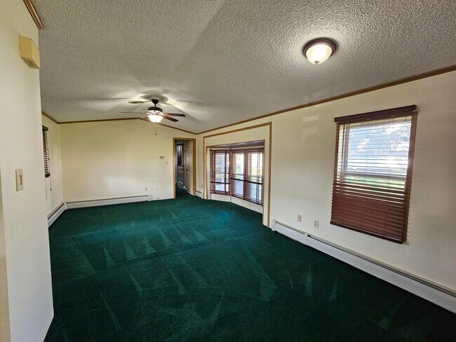 Building Photo - 29 Kris Ann Dr