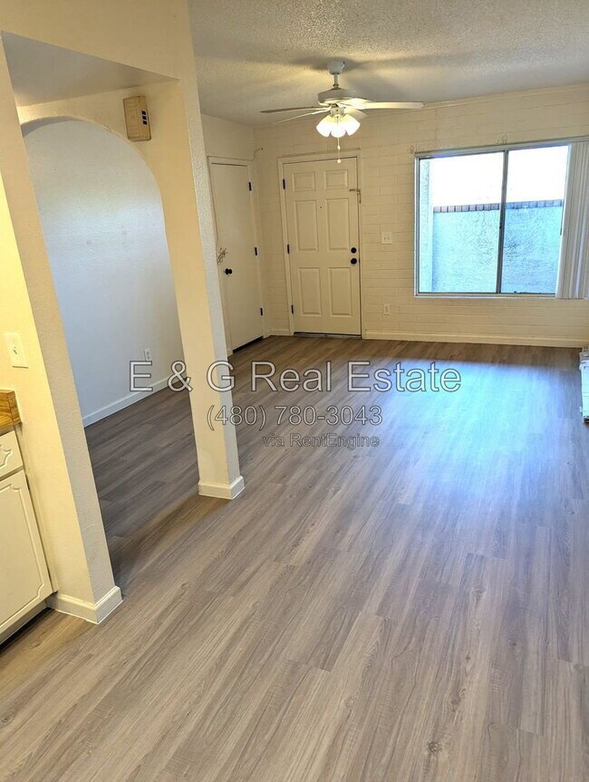 Foto del edificio - 1343 W 3rd St