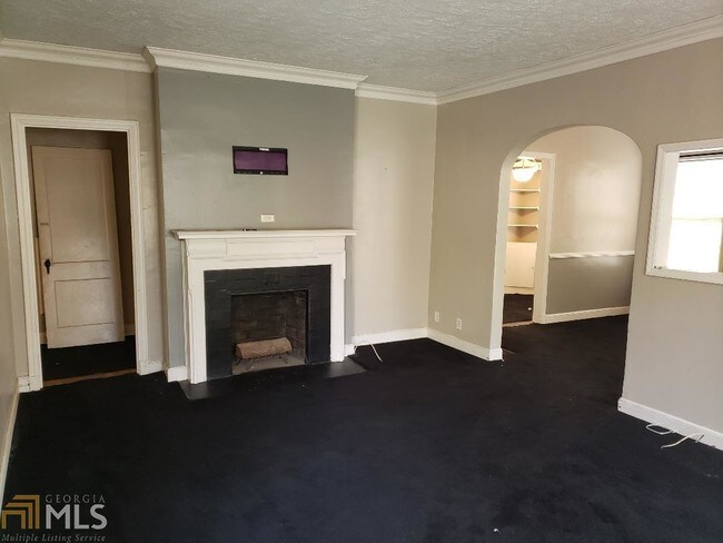 Foto del edificio - 586 Shannon Dr SW