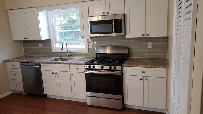 NEW KITCHEN - 44 Garden Ave