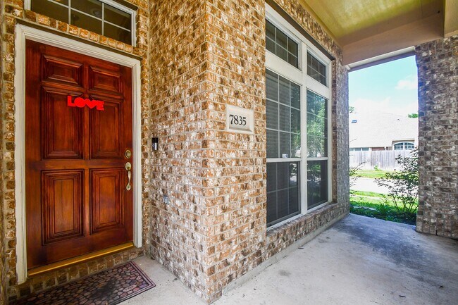 Foto del edificio - 7835 Stone Oak Ct