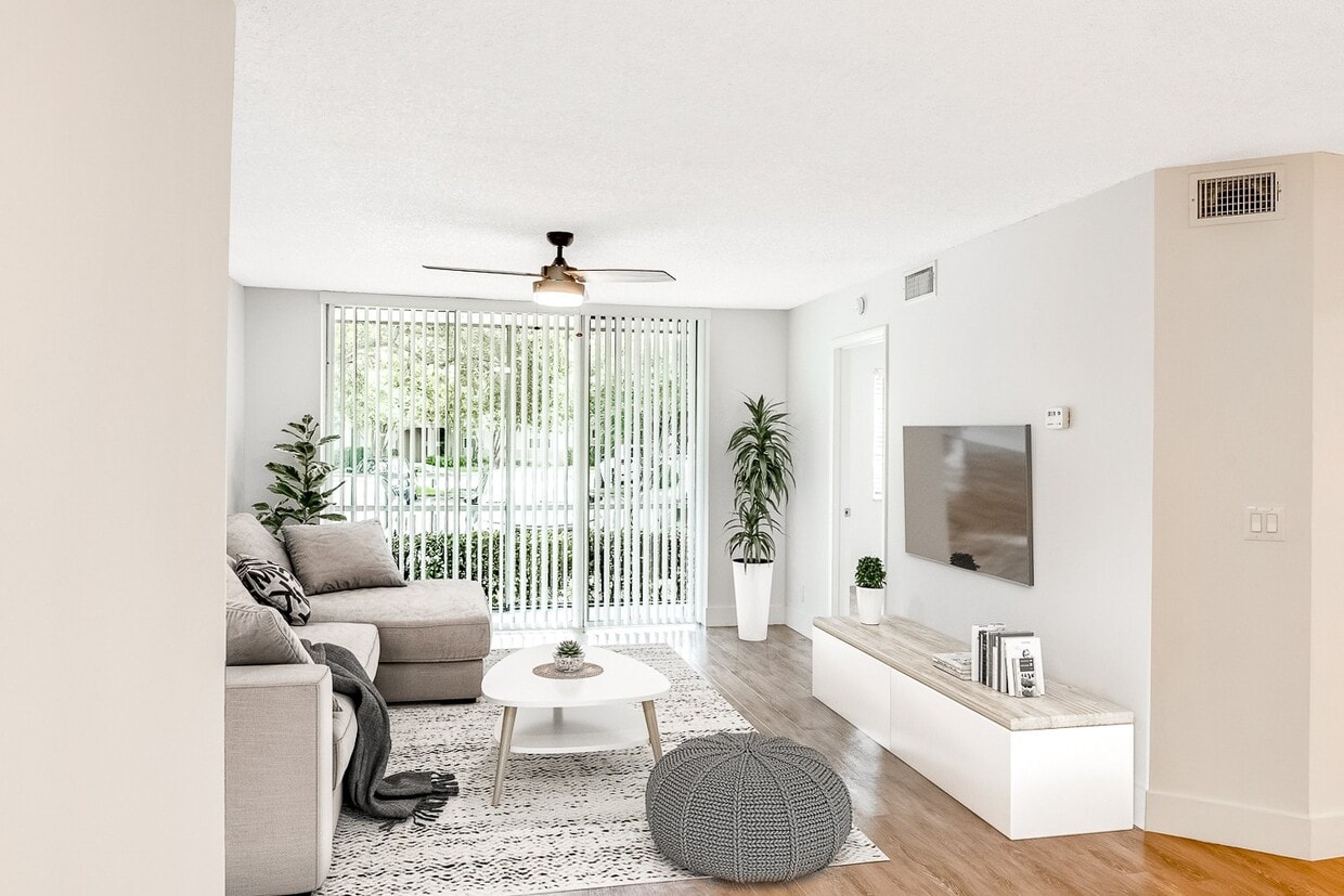 10931 NW 39th St, Sunrise, FL 33351