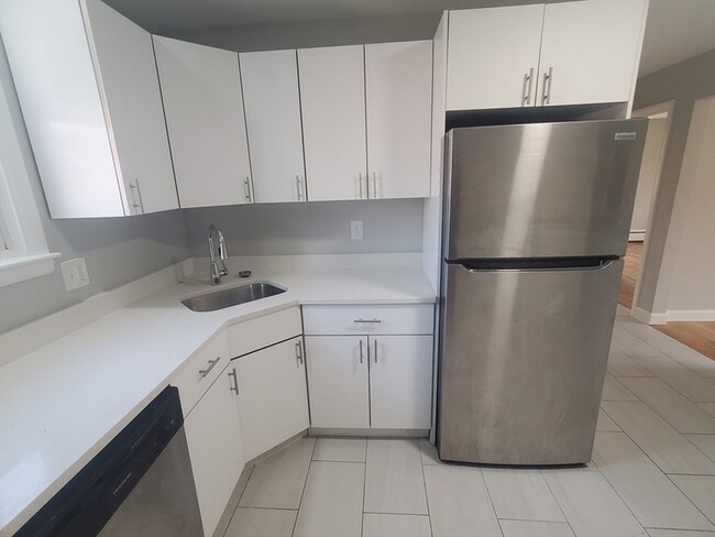 Photo - 433 B Sea St Apartment