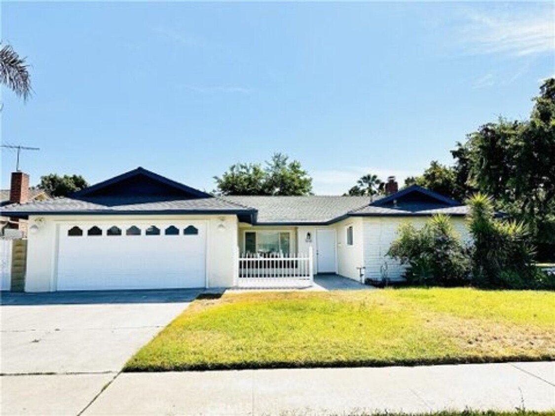 Foto principal - Beautiful home in Riverside for rent!