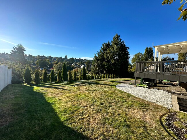 Building Photo - Madison Valley Bungalow