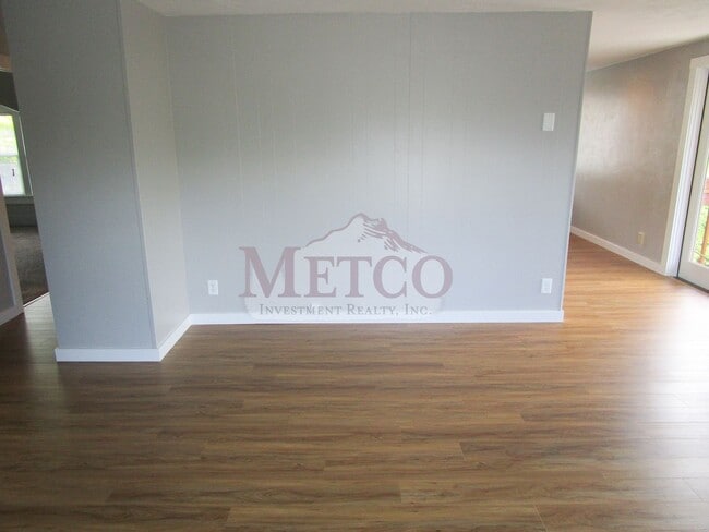 Building Photo - 09601