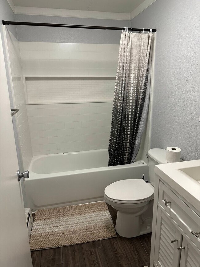 Foto del edificio - 2010 Carr Ave