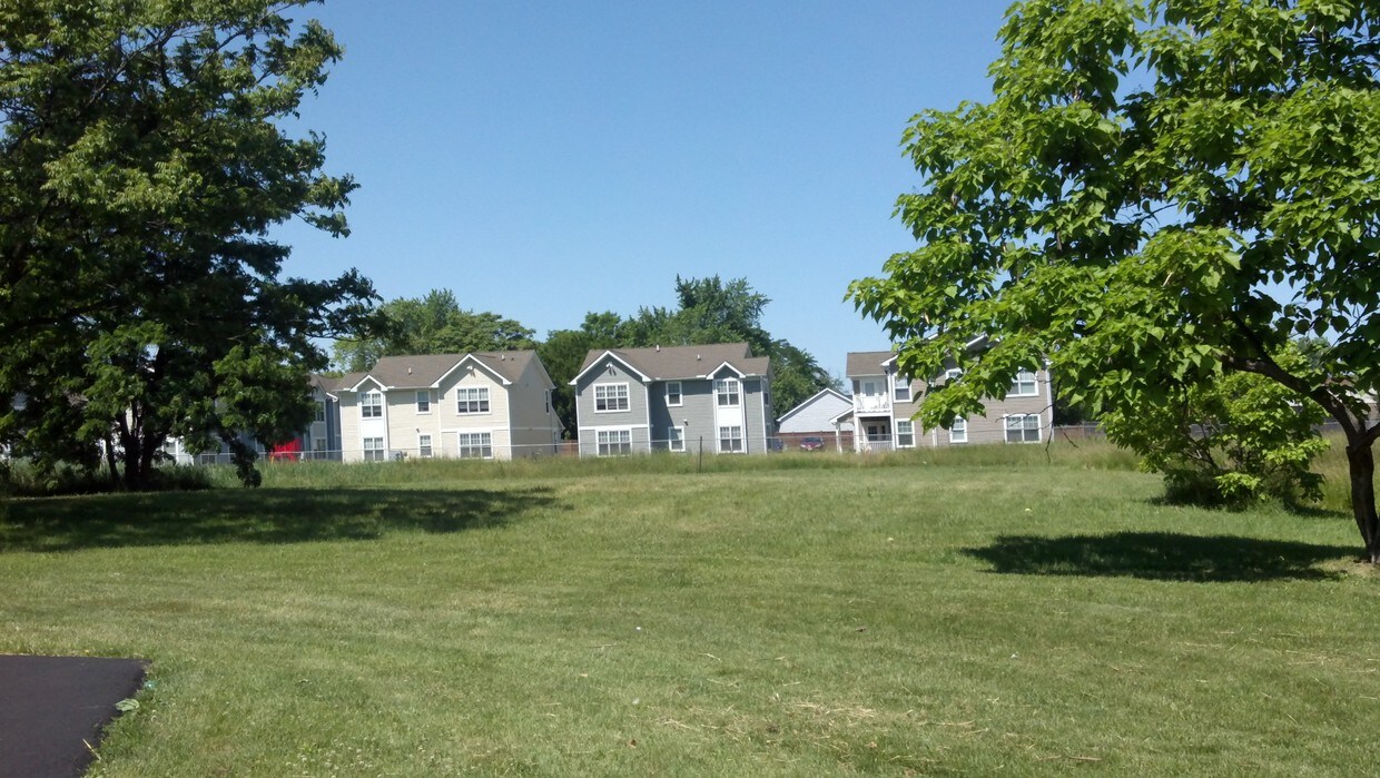 FOTO DEL ÁREA CIRCUNDANTE - Graystone Apartments