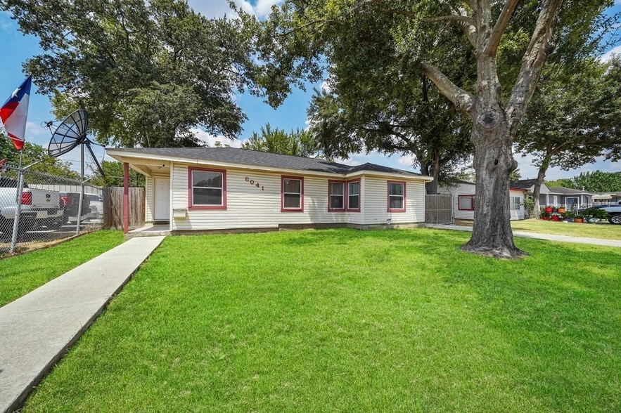 Photo - 8041 Howard Drive Unit 1
