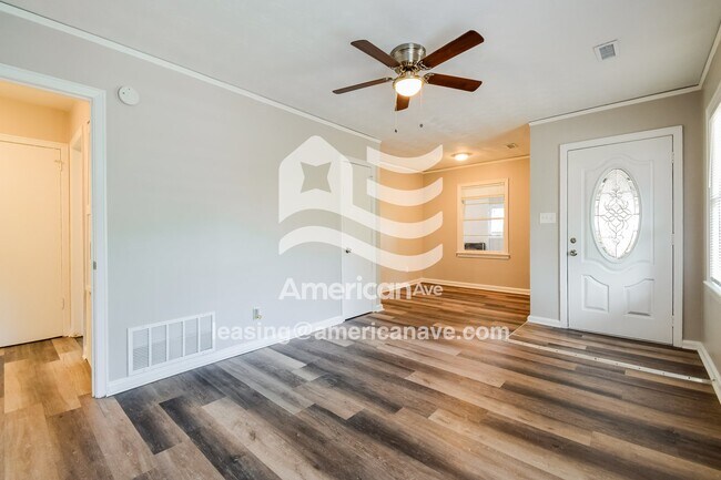 Building Photo - 827 33rd Ave