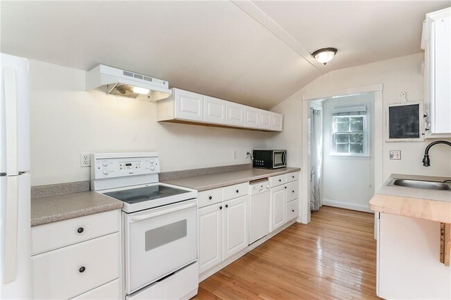 Foto del edificio - 3611 Cloudland Dr NW
