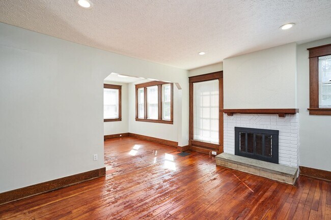Foto del edificio - Renovated 3 bedroom 2 Bath home in Goodyea...