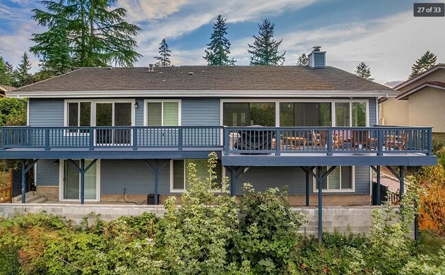 Building Photo - Contemporary 4 Bedroom Home With Spectacul...