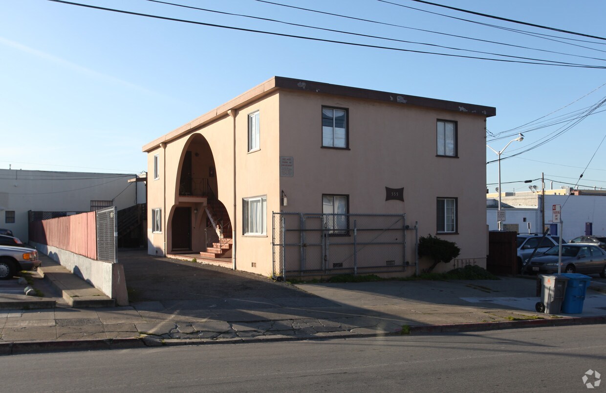 Primary Photo - 555 Mastick Ave