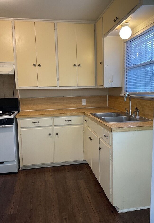 Foto del edificio - COMING SOON!