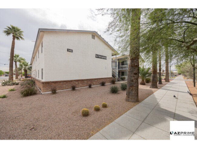 Foto del edificio - $1095 OFF FIRST MONTH'S RENT MOVE IN SPECIAL! Downtown Phoenix 2/1 Apartment - Modern &amp; Conve...