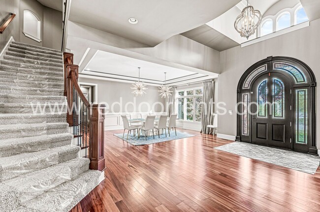 Building Photo - Stunning Executive Home in Carmel