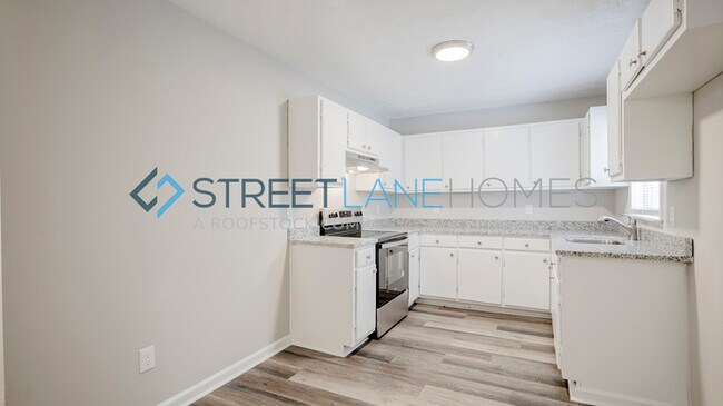 Building Photo - NOW OFFERING $250 OFF THE FIRST FULL MONTH...