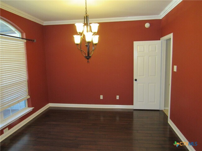 Foto del edificio - 5812 Montrose Dr